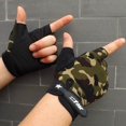 thumbnail image 3 of Guantes antideslizantes de medio dedo para hombre, guantes tácticos para ciclismo, montañismo al aire libre, protección solar, guantes deportivos y transpirables para fitness, 3 of 5