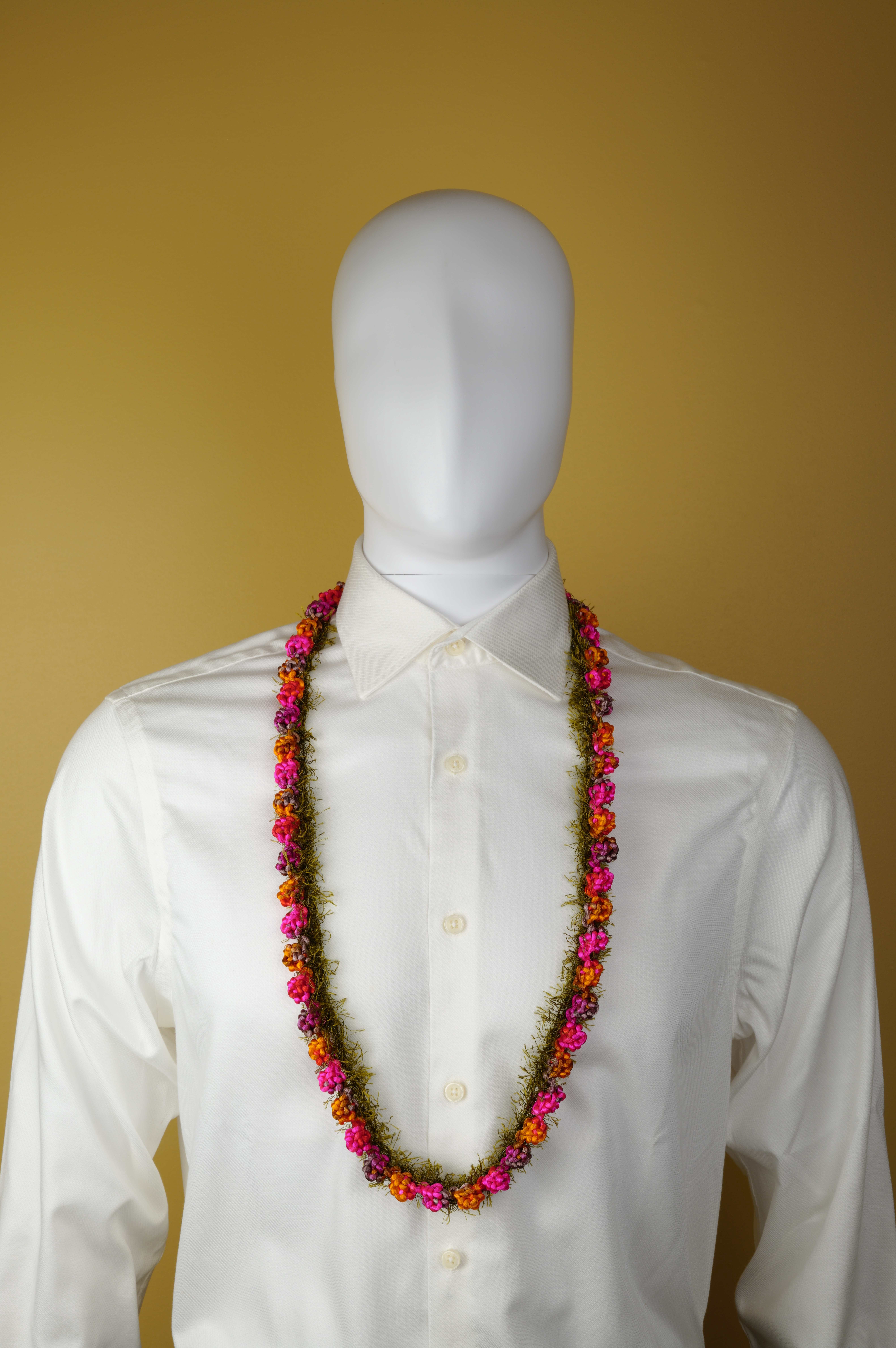 Funcraft Red & Brown Crochet Lei, 1 Each