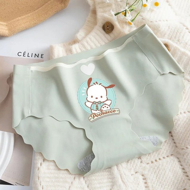 Sanrio Hello Kitty ropa interior de seda de hielo Anime Kuromi My Melody pantalones triangulares moda Sexy calzoncillos transpirables sin rastro para mujer