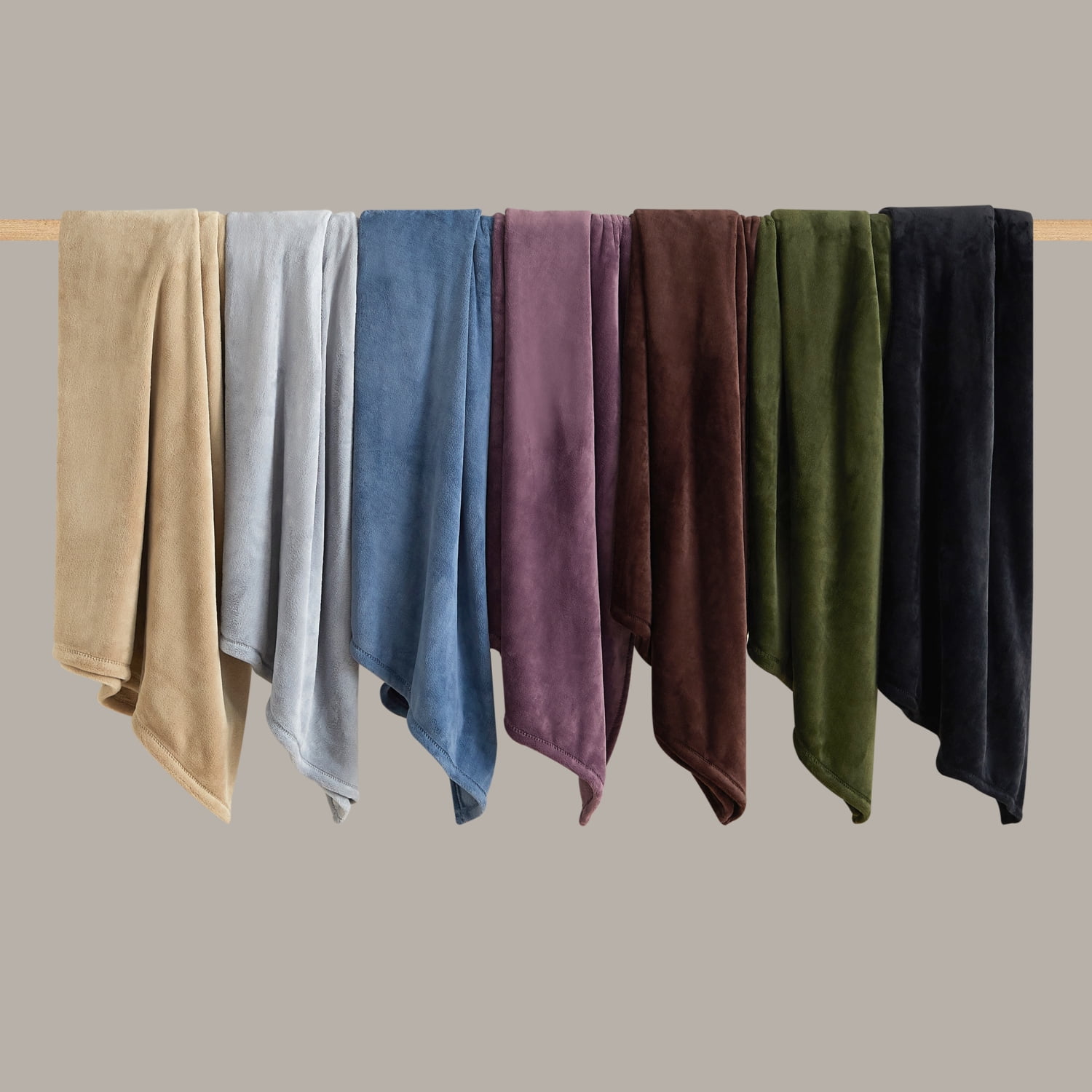 Mainstays Plush Throw Blanket, Blue, 50 x 72 in