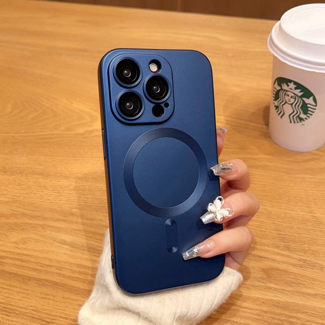 Funda de teléfono de lujo Magsafe con carga inalámbrica para iPhone 14 13 12 11 Pro Max Plus, cubierta de protección de lente de parachoques mate magnética suave Dengxun unisex