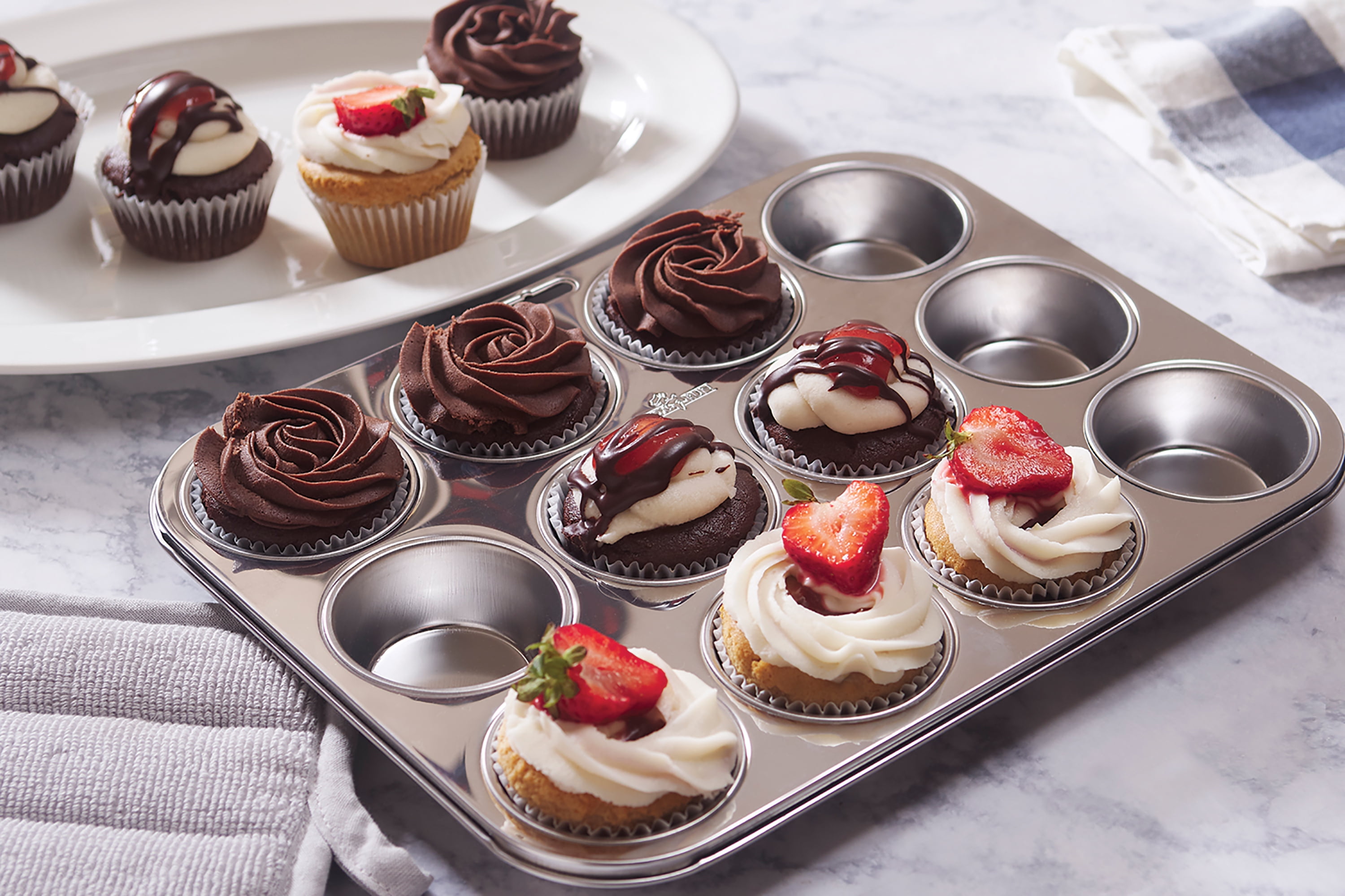 E-far Muffin Pan 12-Cup, Set of 2, Stainless Steel Cupcake Pan Metal Muffin  Baking Tins for Oven, Regular Size & Easy Clean, Non-toxic & Dishwasher