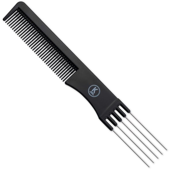 Peine de peluquería negro con horquilla metálica y dientes finos para peinar y dar volumen.