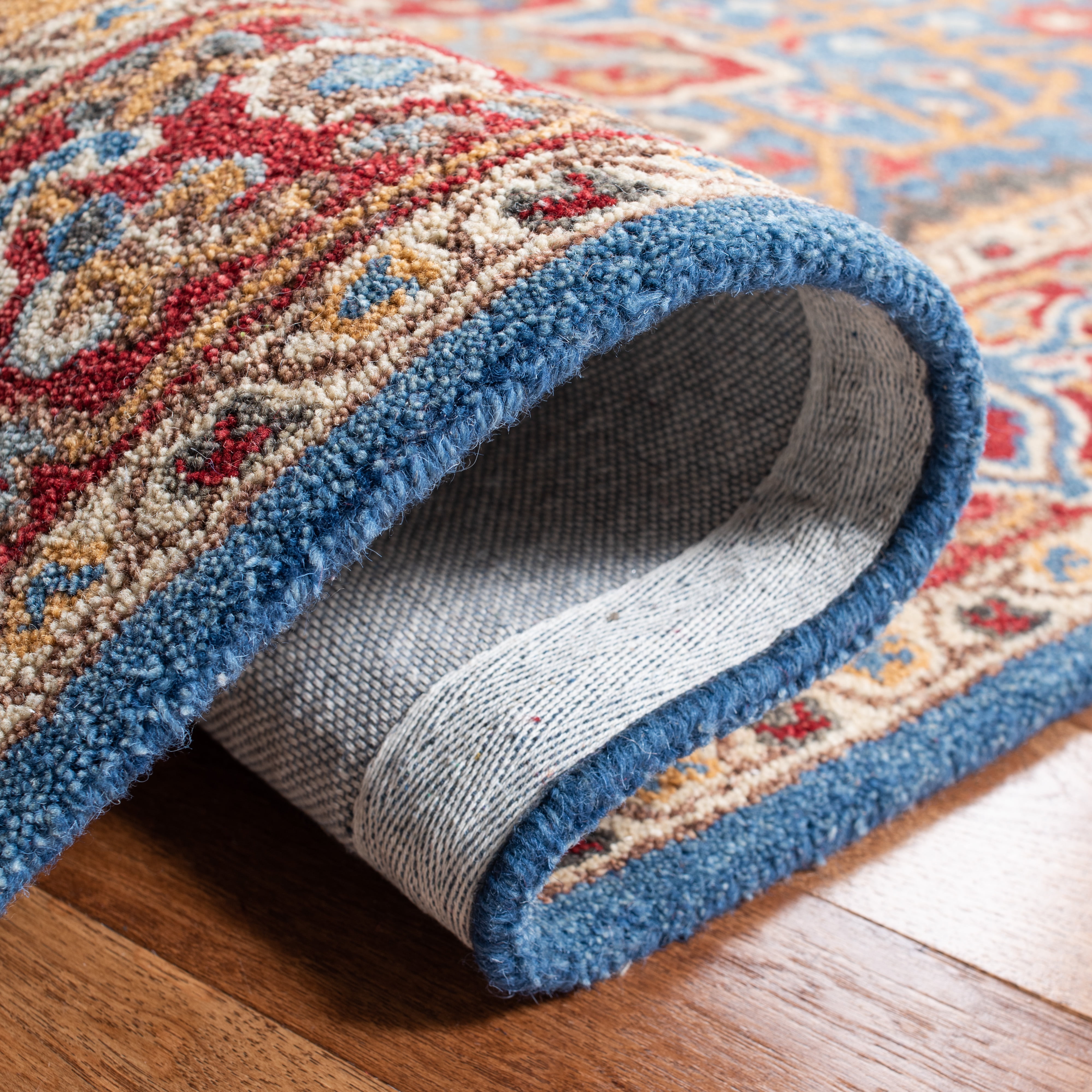 SAFAVIEH Antiquity Louise Oriental Area Rug, Red/Blue, 5' x 8'