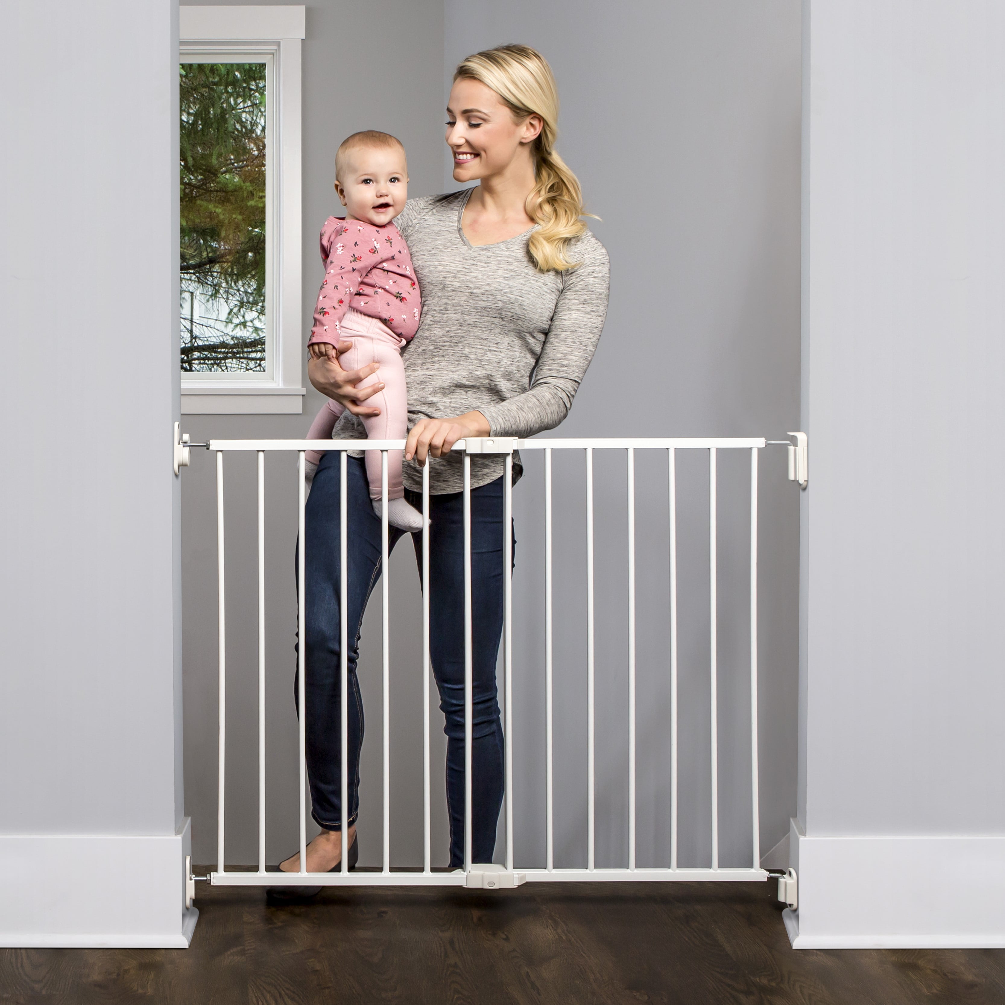 Regalo Extra Wide 2-in-1 Stairway & Hallway Baby Safety Gate with Mounting Kit, 24-40.5 in, Ages 6-24 Months