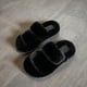 thumbnail image 1 of Pantuflas de felpa para mujer, peludas, antideslizantes, cálidas, transpirables, para casa, sin cordones, con dos bandas, toboganes abiertos, zapatos , negro, 36 Yinane Pantuflas de felpa, 1 of 8