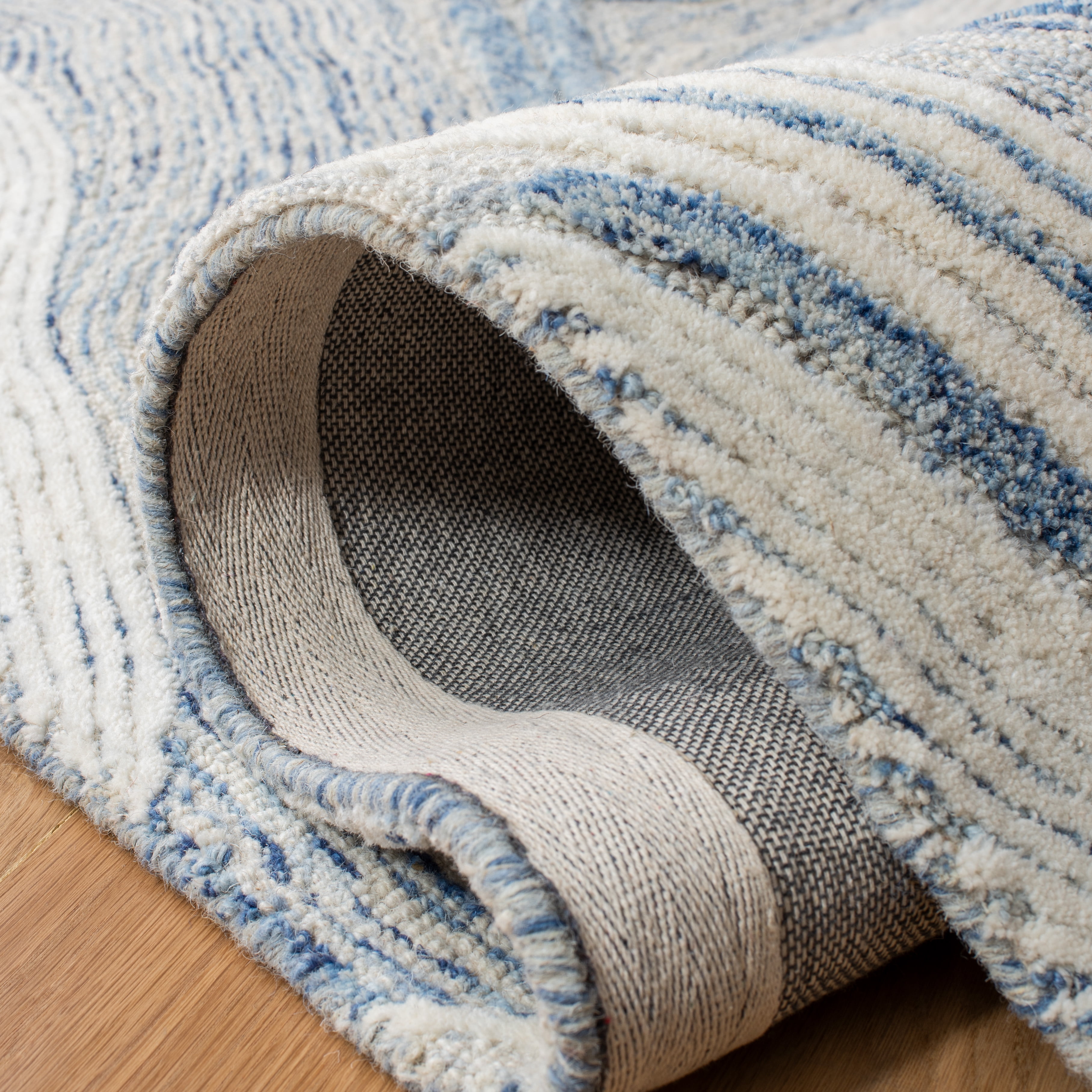SAFAVIEH Fifth Avenue Deangelo Abstract Area Rug, Blue/Ivory, 6' x 6' Square