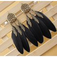thumbnail image 2 of Pendientes de gancho colgantes de plumas de hoja de 3 gotas de estilo bohemio vintage B, 2 of 5