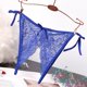 thumbnail image 2 of Pantalones triangulares de encaje sexy de cintura baja y entrepierna abierta para mujer: lazo bonito, sin costuras, ropa interior para el día a día/casual/club, talla única para cinturas de 58-90 cm, 2 of 3