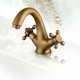 thumbnail image 4 of Grifo de baño mezclador de lavabo de bronce grifo de lavabo antiguo grifo de baño grifo de lavabo retro grifo de agua caliente y fría, 4 of 5