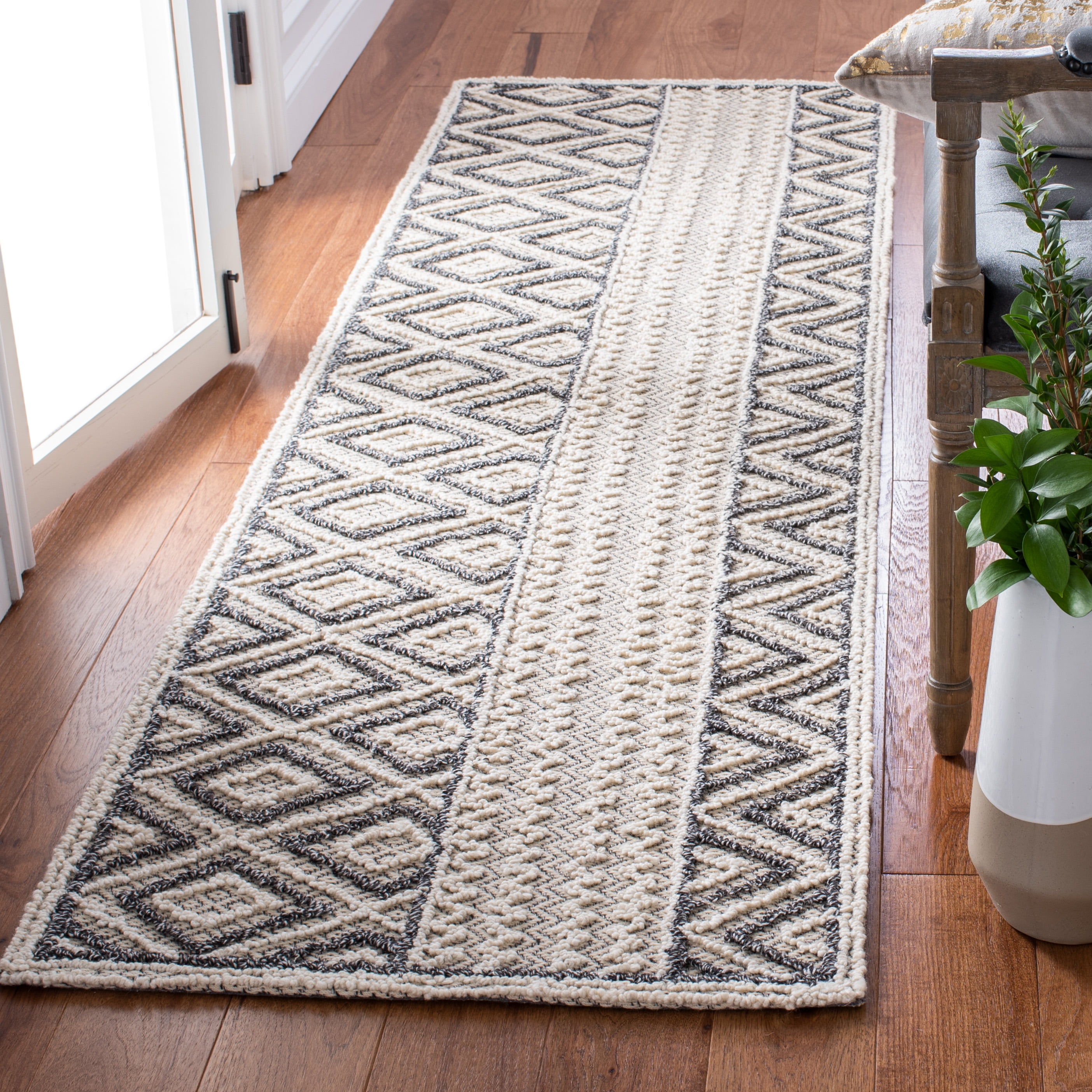 SAFAVIEH Trace Jacqueline Geometric Runner Rug, Grey/Beige, 2'3" x 8'