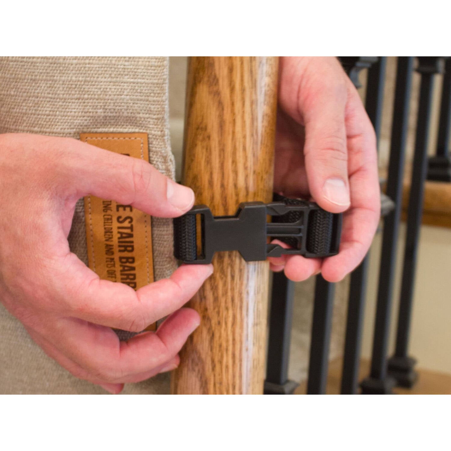 banister to wall gate