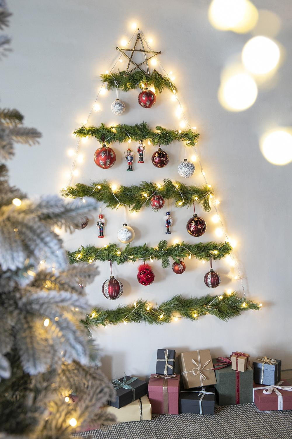 Set of 6 Glass Christmas Ball Ornaments with Glitter and Painting Design by Riccardo Tree Decor