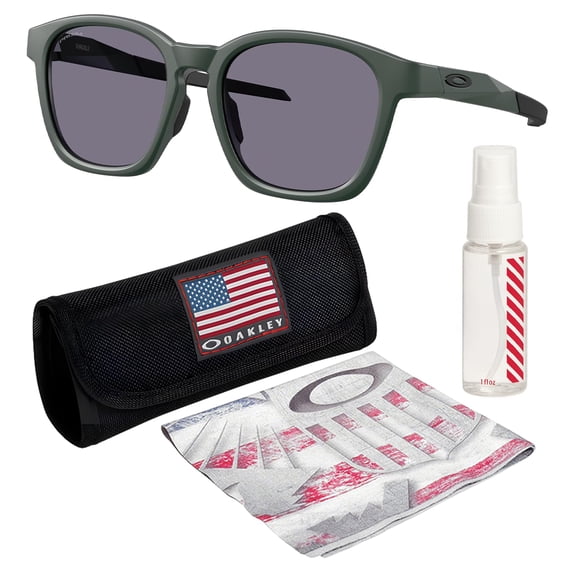 Oakley Shackle 0OO9507D Sunglasses Matte Hunter Green Frame w/Prizm Grey Lenses With Official Eyewear Kit