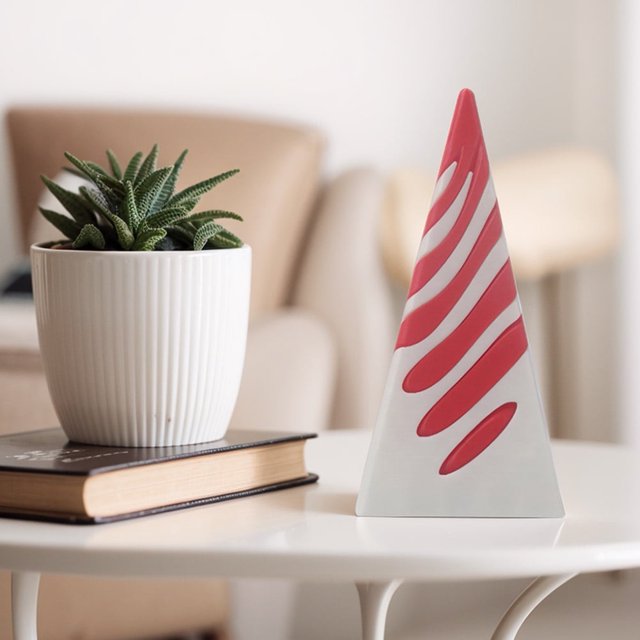 Escultura de pirámide imposible de pasar a través de un cono espiral impreso en 3D de HBASD, juguete antiestrés de cono espiral para el hogar, figuras de escritorio, decoración artística (blanco por