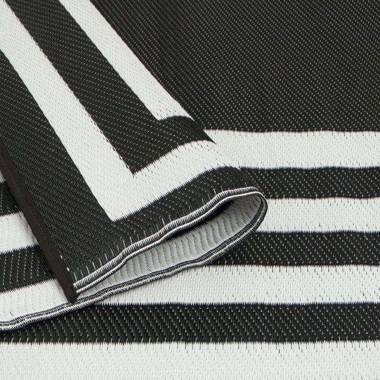 Mainstays 7'x10' Black and White Border Outdoor Plastic Rug