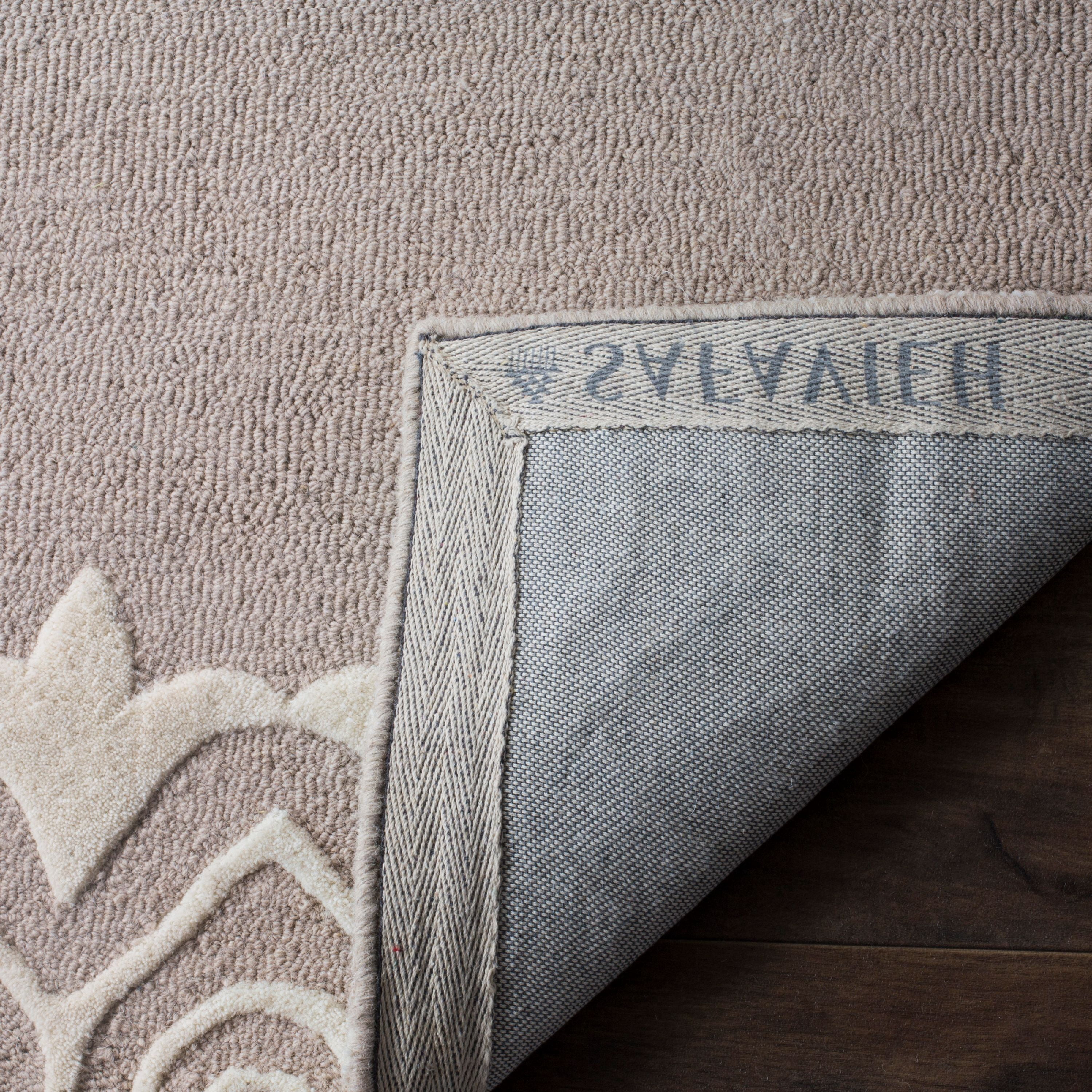 SAFAVIEH Bella Cecilia Medallion Wool Area Rug, Beige/Ivory, 8' x 10'