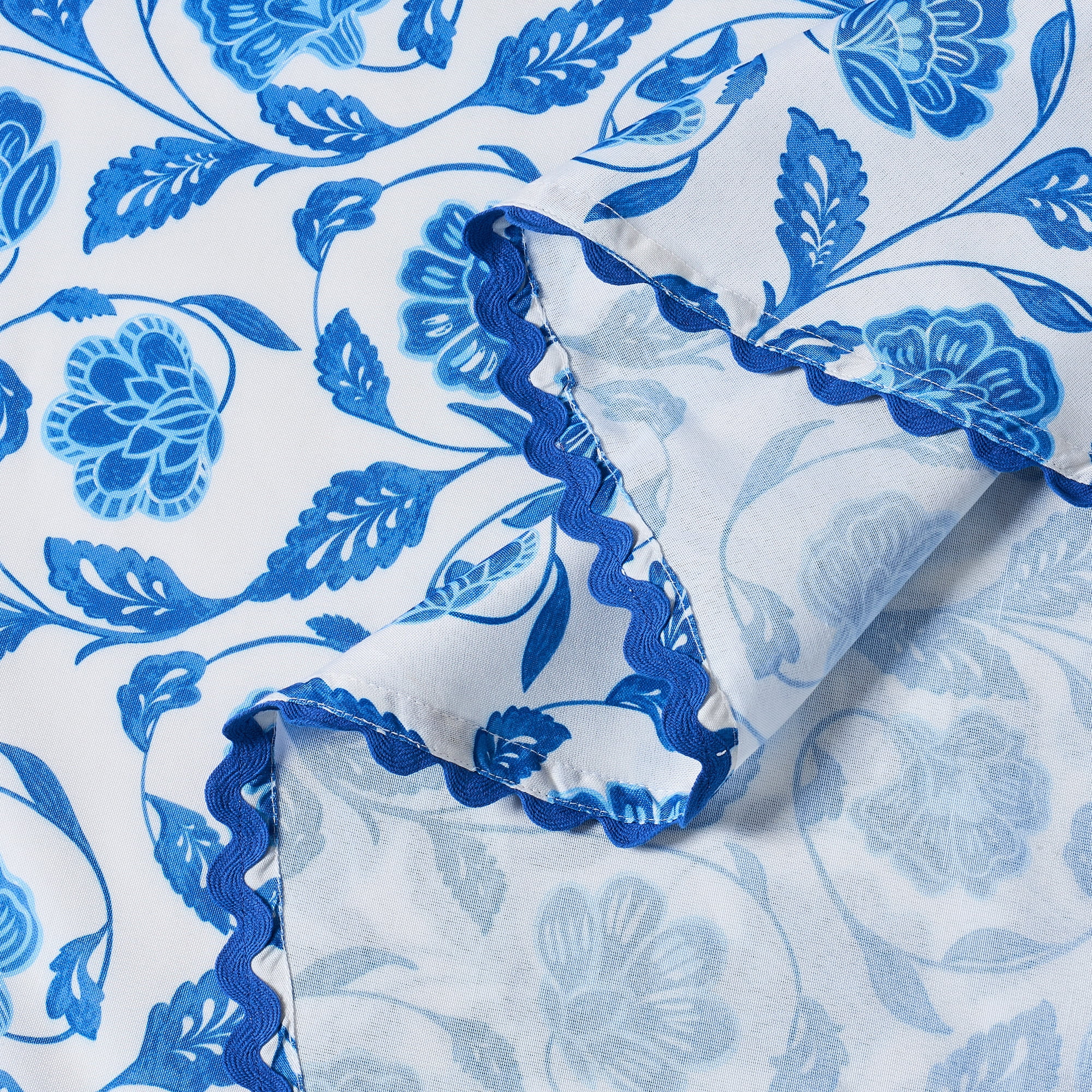 Mainstays by Becky G. & Alejandra Fabric Tablecloth, Blue Floral, 70" Round