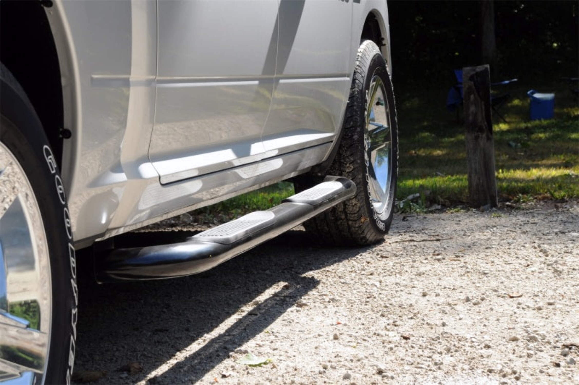 Dee-Zee UltraBlack 3 Inch Round Side Steps (Black) - DZ372231