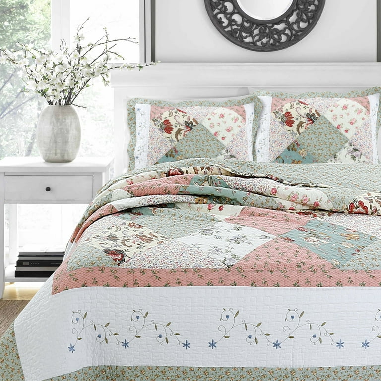 Floral charm quilt set