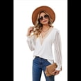 thumbnail image 3 of Blusa Informal de Larga con Volantes y Cuello en V para Mujer L, 3 of 10