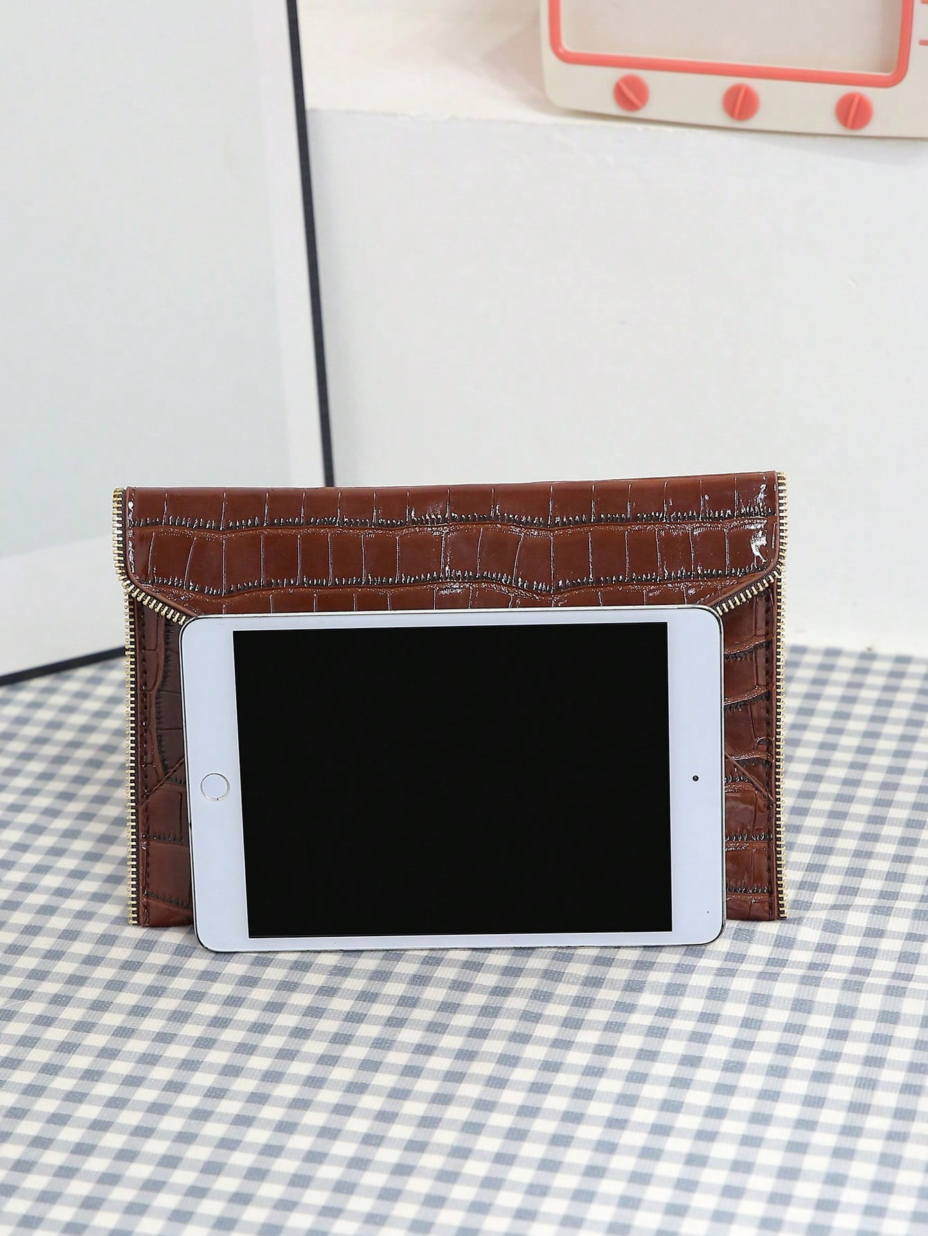 【新品】MATObyMARLMARL envelope purse3/stone ENVELOPE SMALL IN QUILTED GRAIN DE POUDRE EMBOSSED LEATHER