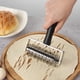 thumbnail image 3 of Cortador de rodillos de celosía de pastelería - Cortador de rodillos de corteza de masa de pan de pizza de acero inoxidable profesional (negro) Shuxiu Wang 1327533062657, 3 of 5