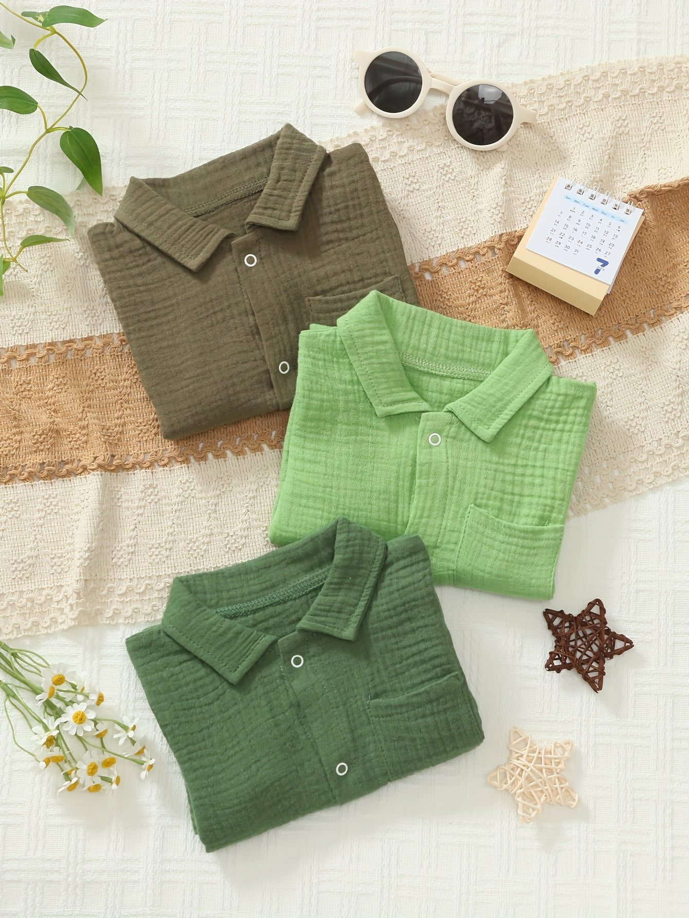 3pcs Baby Comfortable Breathable Muslin Onesie - Casual Solid Color, Short Sleeve Small Turnover Collar, Easy-Care Summer Romper, Unisex Clothing, Suitable for Outdoor Wear, Perfect for Outdoor