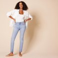 thumbnail image 4 of Remera Ajustada para Mujer Amazon Essentials Blanca Paquete x4 XL, 4 of 4