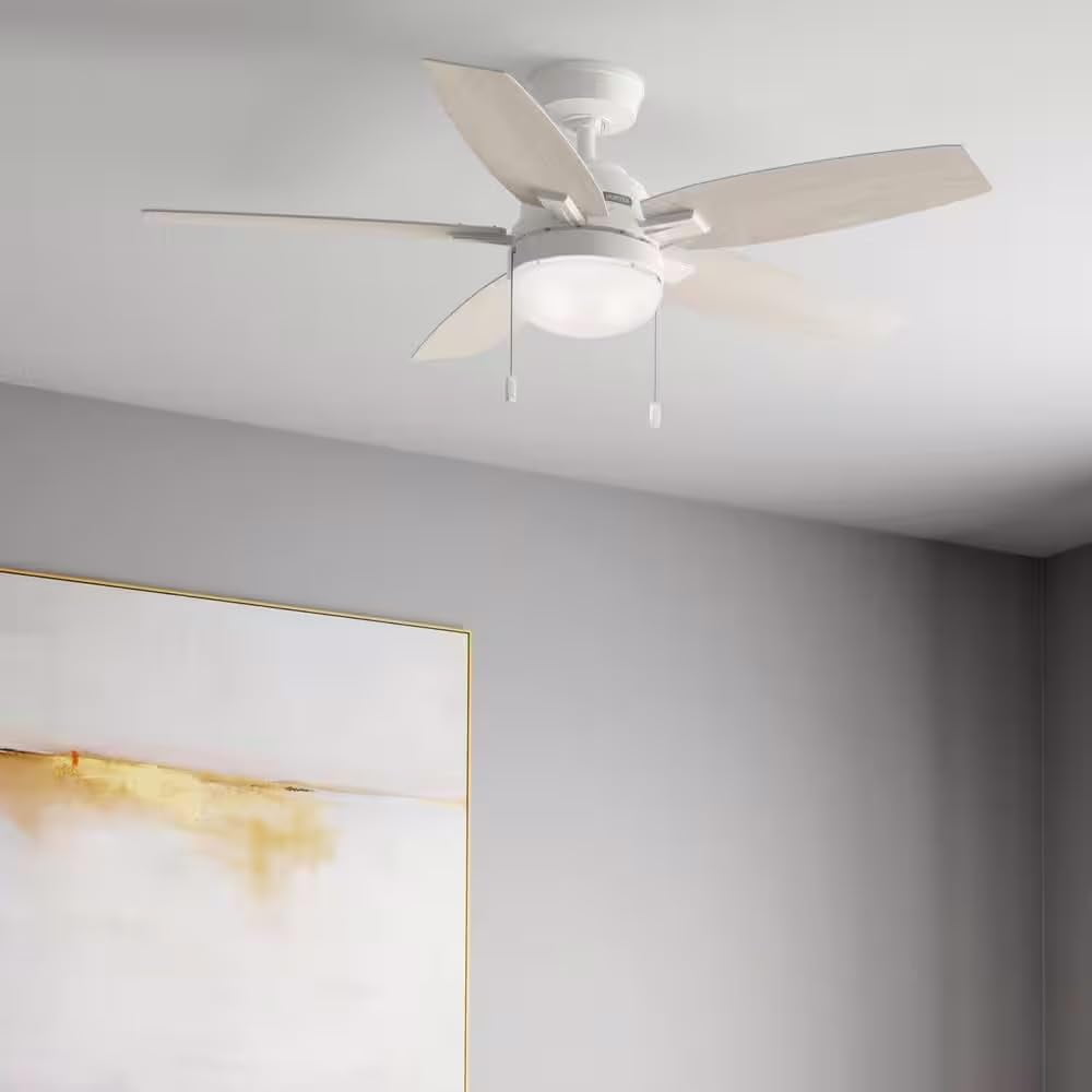 Restored Hunter Fan 52 inch White Ceiling Fan with Light and Pull Chain, Indoor Ceiling Fan with 5 Blades for Bedroom, Living Room, Kitchen, Office (Refurbished)