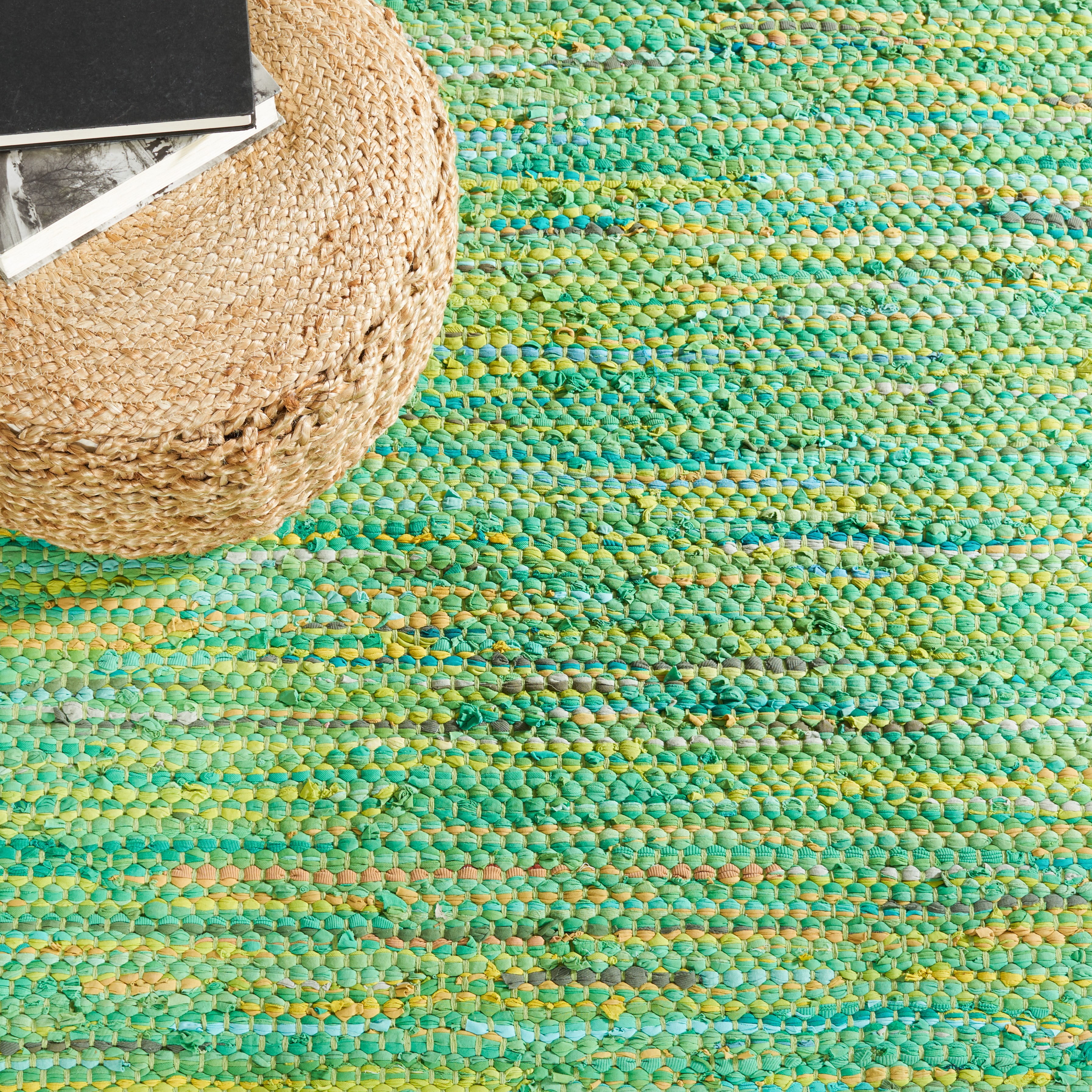 SAFAVIEH Montauk Renae Distressed Area Rug, Green, 9' x 12'
