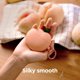 thumbnail image 4 of Funda Elago Peach para AirPods de tercera generación 2021 con llavero, 4 of 8
