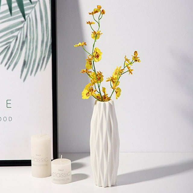 Vase for Living Room,Fall Simulation Ornament,Small Fresh Arrangement,Plastic Material,White Color,European Style,Rounded Mouth,Small Lightweight,Thickened Non-Slip Bottom,Versatile Placement