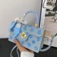 thumbnail image 1 of Bolso tejido a mano, bolso de material para bricolaje, bolso cuadrado pequeño hecho a mano, bolso de mensajero con forma de flor de cerezo tejido a mano, regalo para novia, 1 of 6