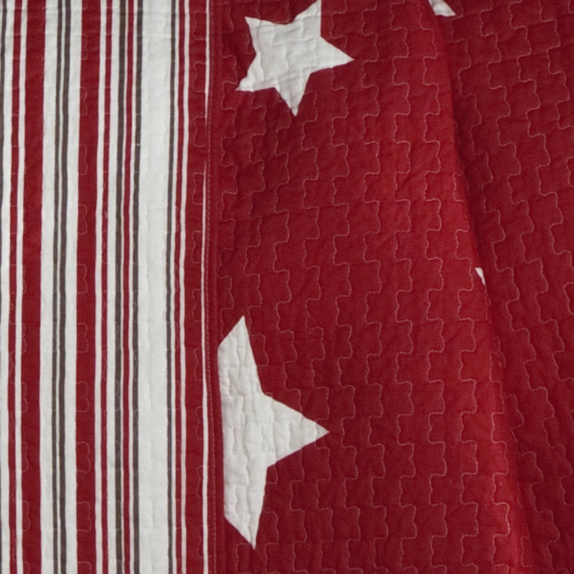 Lush Decor Star Geometric Cotton Reversible Quilt, Twin, Red, 2-Pc Set