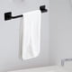 thumbnail image 4 of Toallero con gancho decorativo impermeable y extraíble, estable sobre barra o puerta largo y negro, 4 of 7