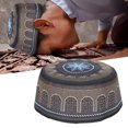 thumbnail image 1 of Sombro Musulmán Bordado Arabia Saudita Hombres Sombreros Poliéster Algodón Negro Con Diseño de Ventilación Para Uso Diario, 1 of 7