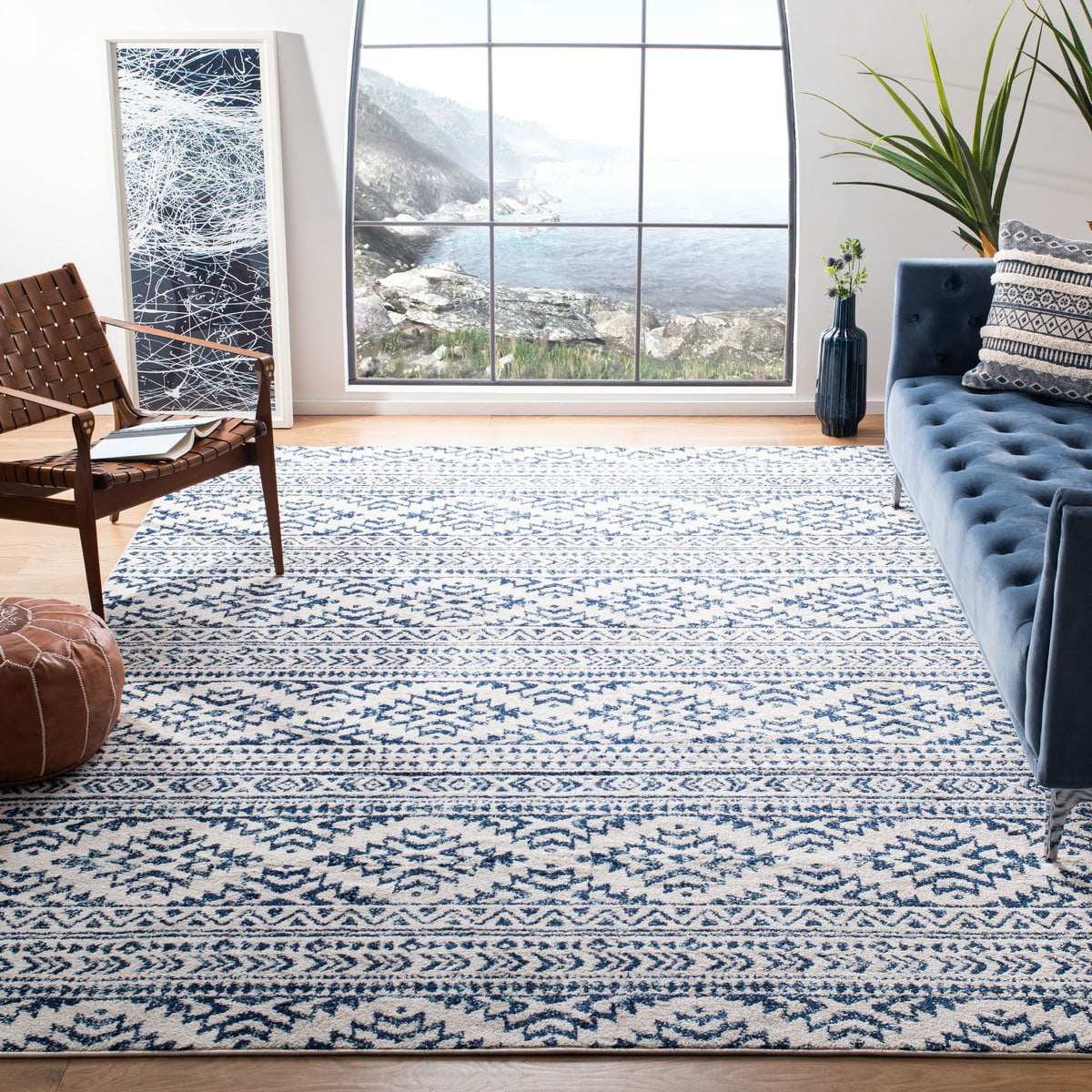 SAFAVIEH Tulum Lakisha Distressed Southwestern Area Rug, 8' x 10', Ivory/Navy
