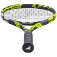 thumbnail image 4 of Raqueta de Tenis Babolat Amarilla con Tripa Blanca Syn a Tensión de Rango Medio, 4 of 6