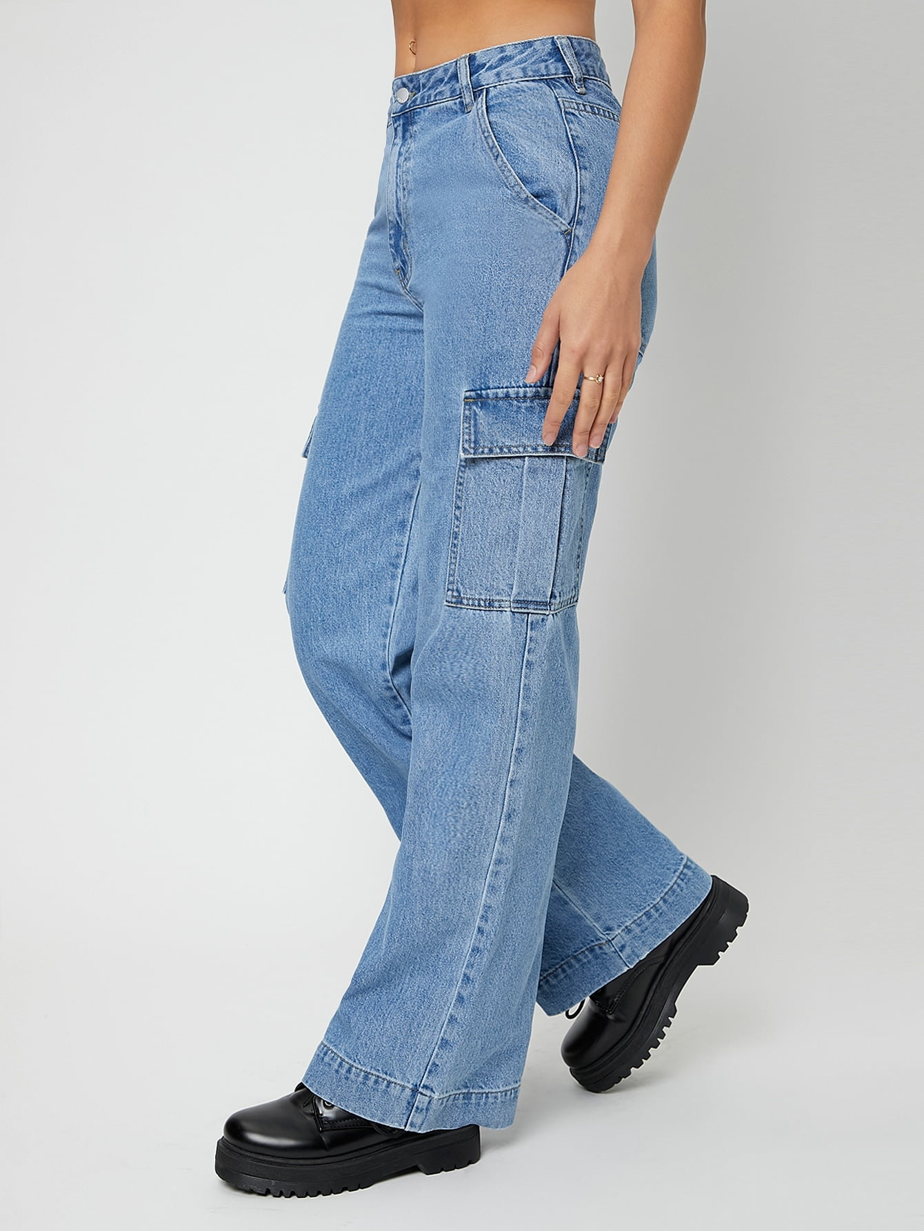 flap pocket cargo jeans