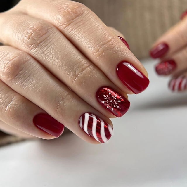 Red Solid Color Manicure Christmas Candy Stripe Wear Nail Snowflake False Nail Short Squares Nail Patch