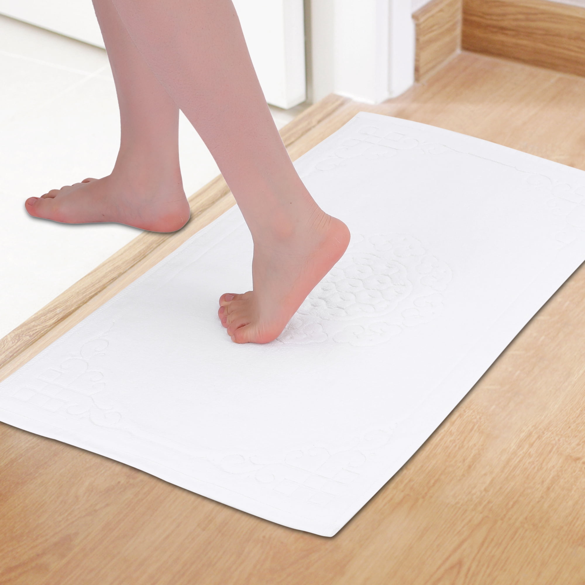 Unique Bargains Absorbent and Machine Washable Shower Bathroom Floor Towel White
