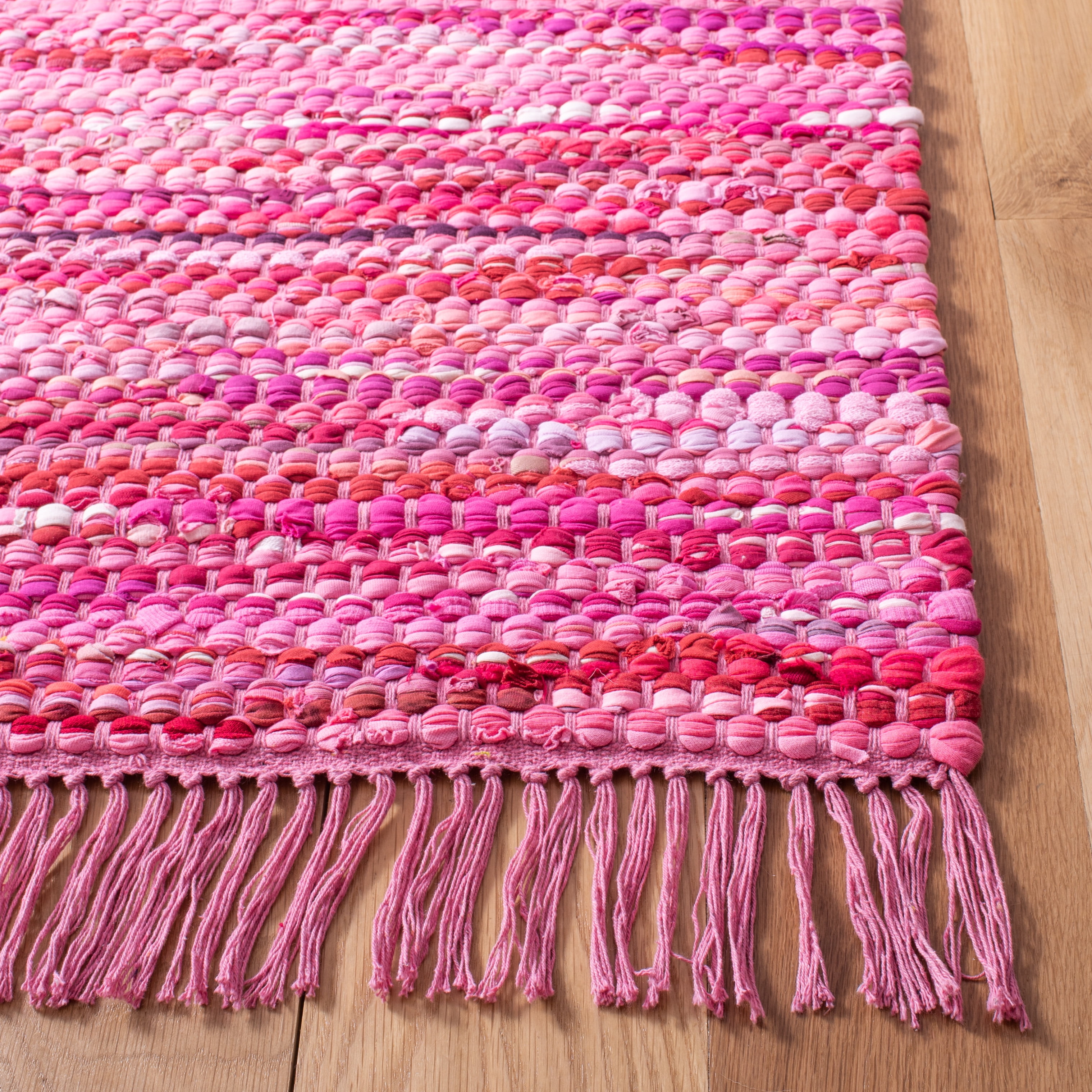 SAFAVIEH Montauk Renae Distressed Area Rug, Pink, 3' x 5'