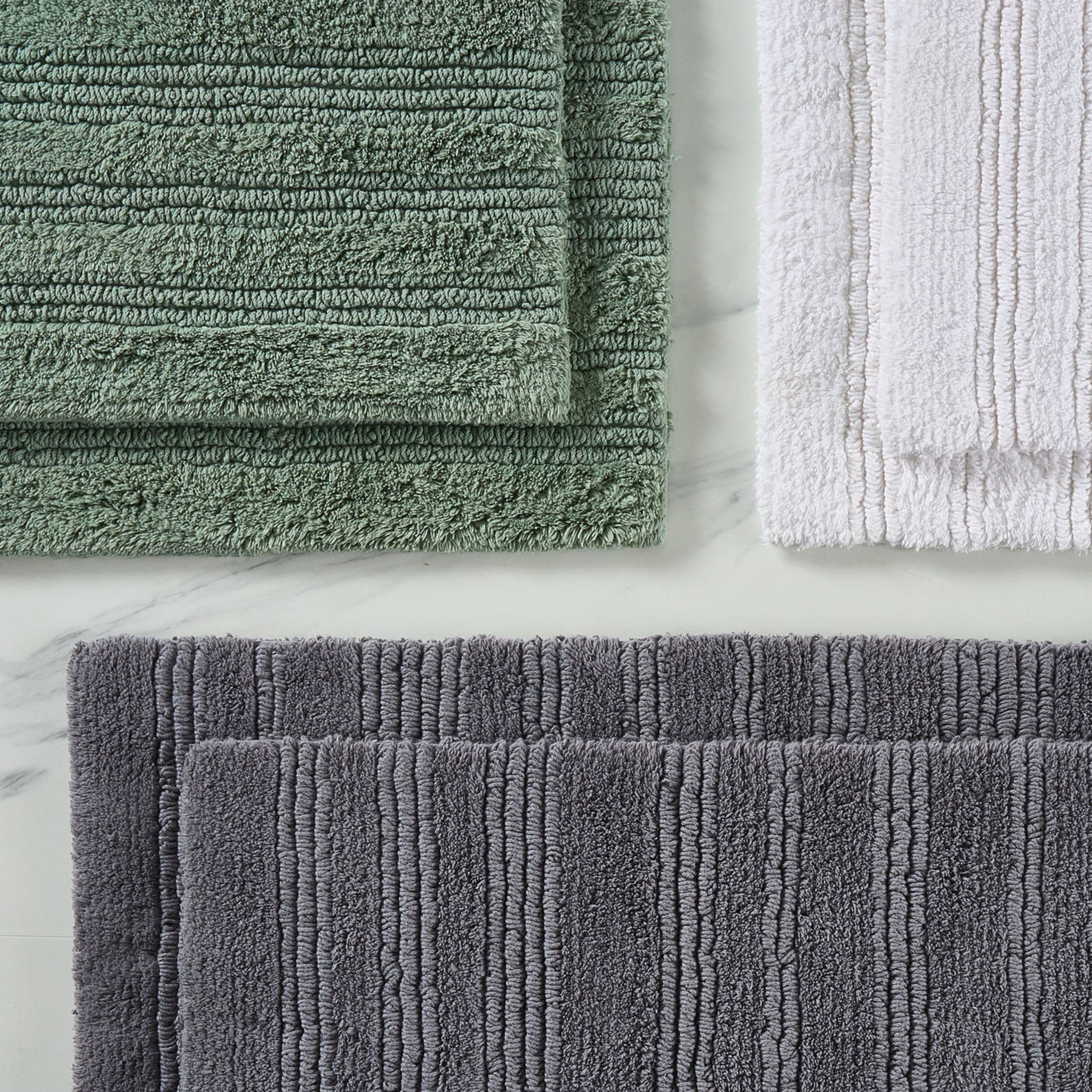 Better Homes & Gardens 17x24 in/20x30 in White Cut & Loop Reversible 2Pc Bath Rug Set