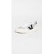 thumbnail image 3 of Tenis Veja V-10 Franela Negra y Nieve para Mujer, 3 of 3