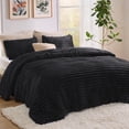 thumbnail image 2 of Juego de edredón Bedsure Fluffy Queen con 2 fundas de almohada, color negro, 2 of 6