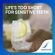 thumbnail image 2 of Pasta de dientes Sensodyne Repair and Protect Whitening 100 ml x2, 2 of 8