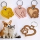 thumbnail image 1 of Llavero de cuero de pata de perro para pelo de mascota | Colgante de almacenamiento conmemorativo | Llavero único de recuerdo de mascotas | Cuero blando duradero | Encaja en bolso o bolso, 1 of 9
