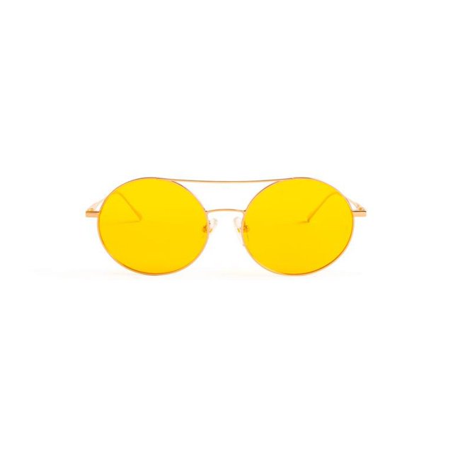 lentes de sol invicta eyewear i 28147-avi-09 color dorado armazon en acero inoxidable unisex Vista frontal centrada de lentes de sol Invicta con armazón delgado dorado en acero inoxidable y doble puente, cristales redondos tintados amarillos; varillas finas con logo visible sobre fondo blanco. A menudo se usan como accesorio de moda y son aptas para llevar en viajes casuales.