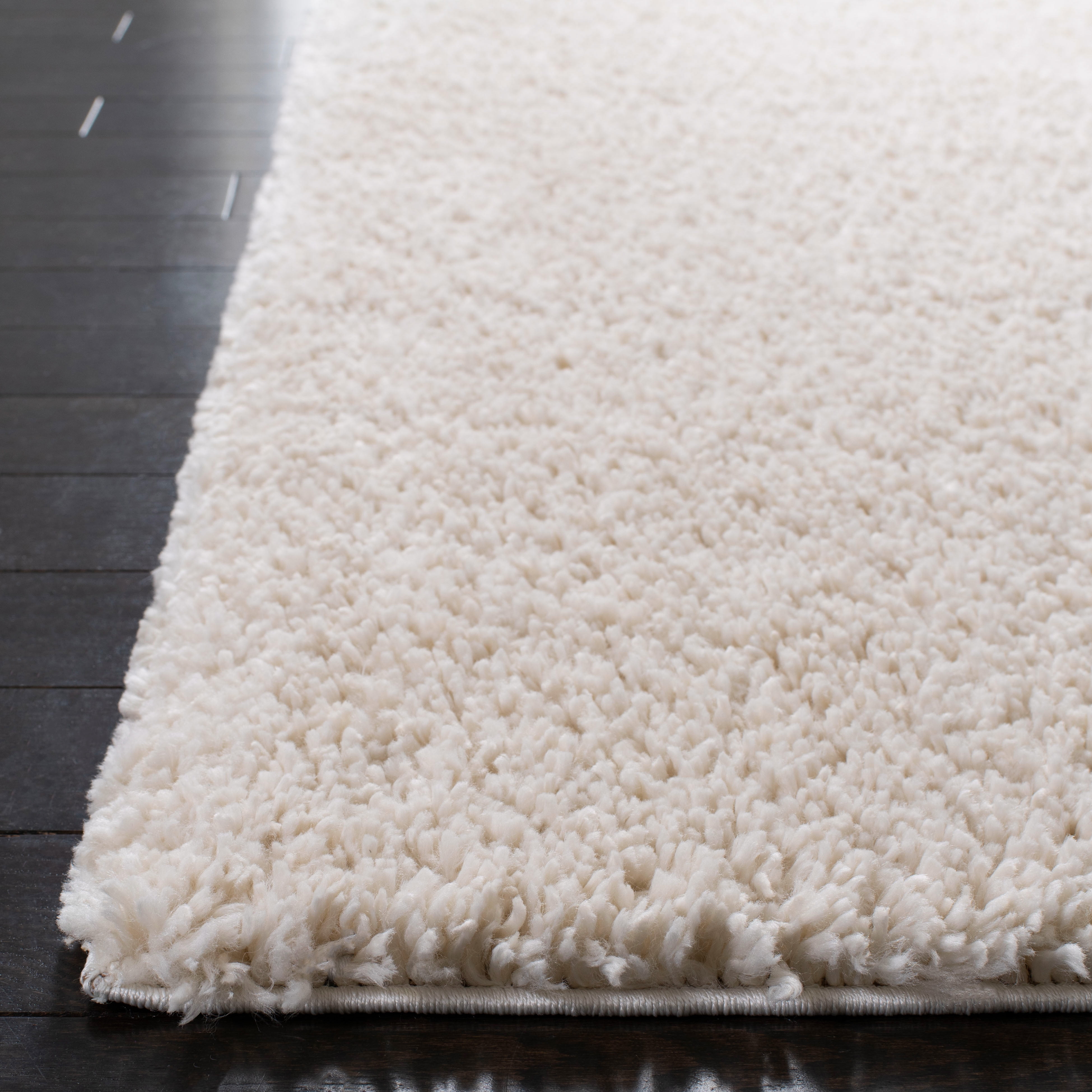 SAFAVIEH August Carlene Solid Plush Shag Area Rug, Ivory, 6' x 9' - Modern Design, Ivory, Non-Shedding & Easy Cleaning, Ultra Plush Thick Pile, Ideal for Living Room, Bedroom